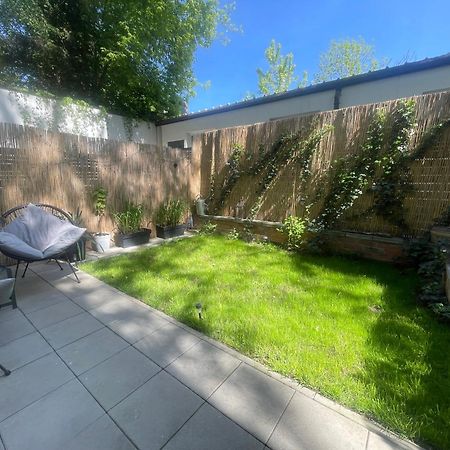 Garden Place Apartment ワルシャワ エクステリア 写真