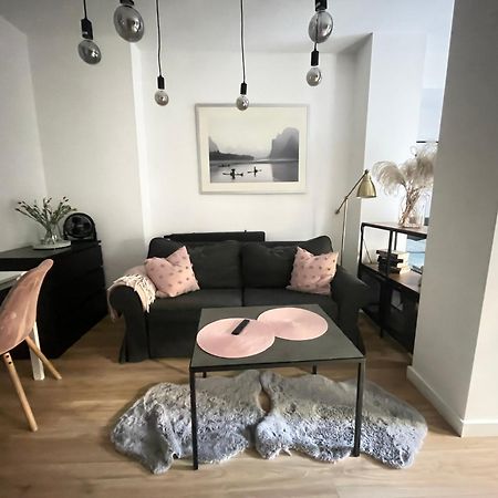 Garden Place Apartment ワルシャワ エクステリア 写真